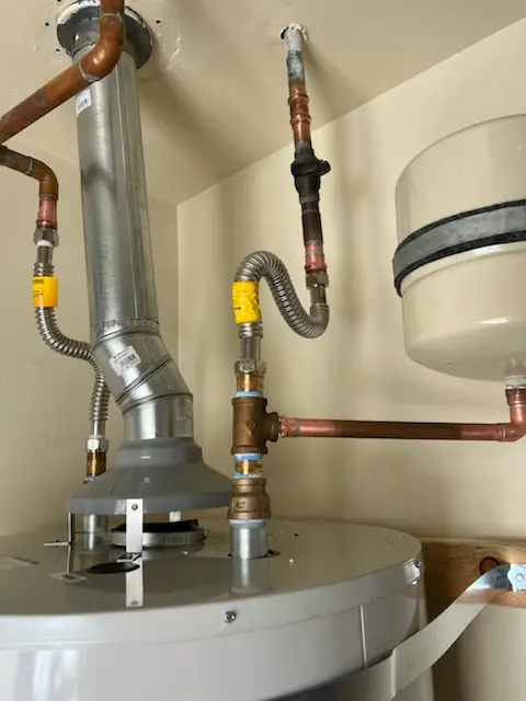 Water heater installation and plumbing repair in Downtown Frostproof